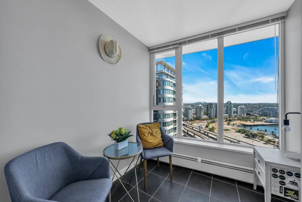 Spacious Dt 2-Bdr High-Rise With View, Pool, Gym Vancouver Luaran gambar