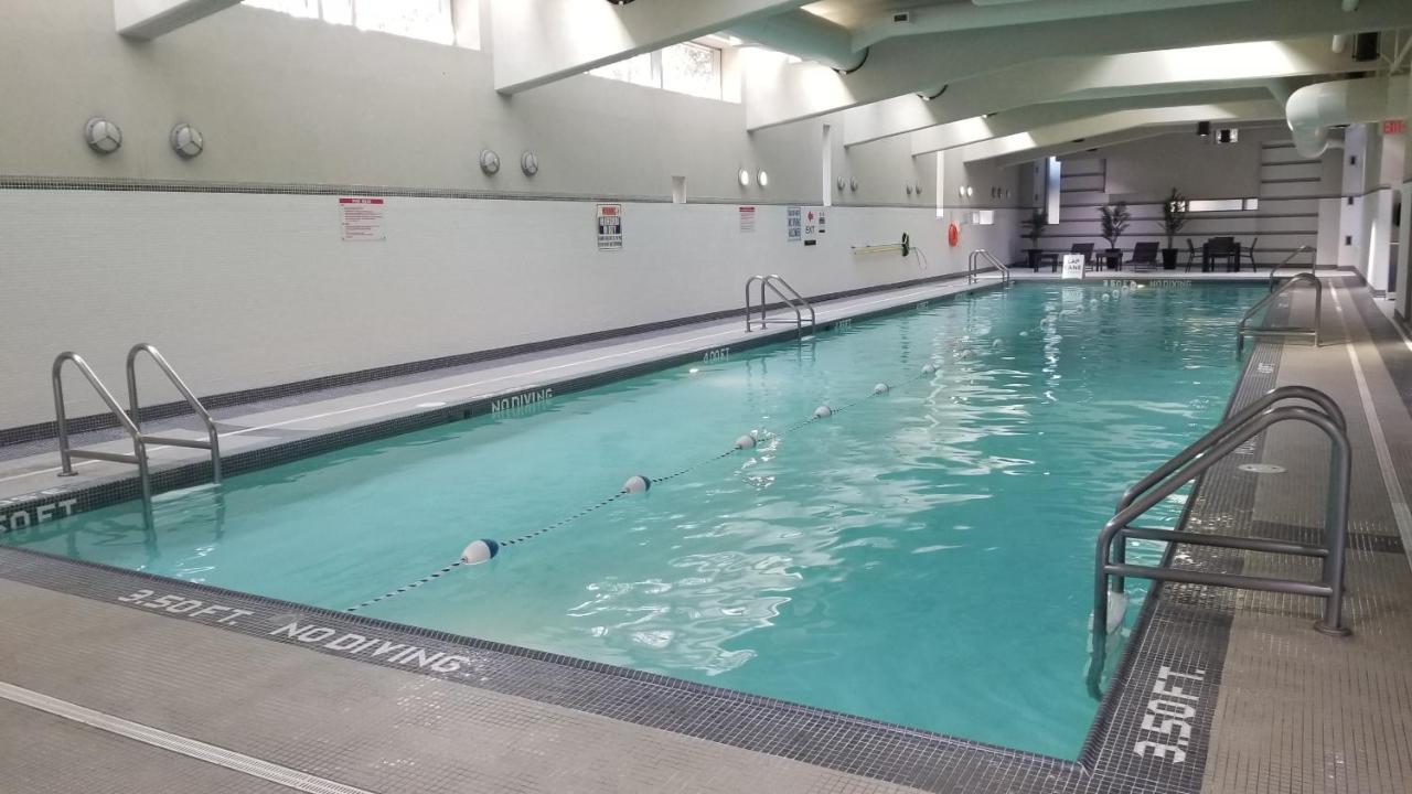 Spacious Dt 2-Bdr High-Rise With View, Pool, Gym Vancouver Luaran gambar